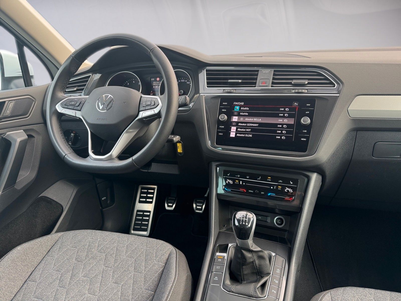 Fahrzeugabbildung Volkswagen Tiguan Life MOVE 1.5 TSI