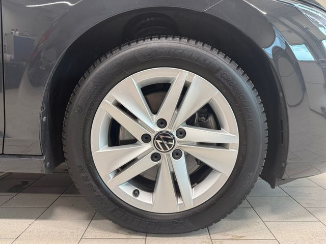 Golf VIII Variant Life 2.0 TDI DSG SHZ APP