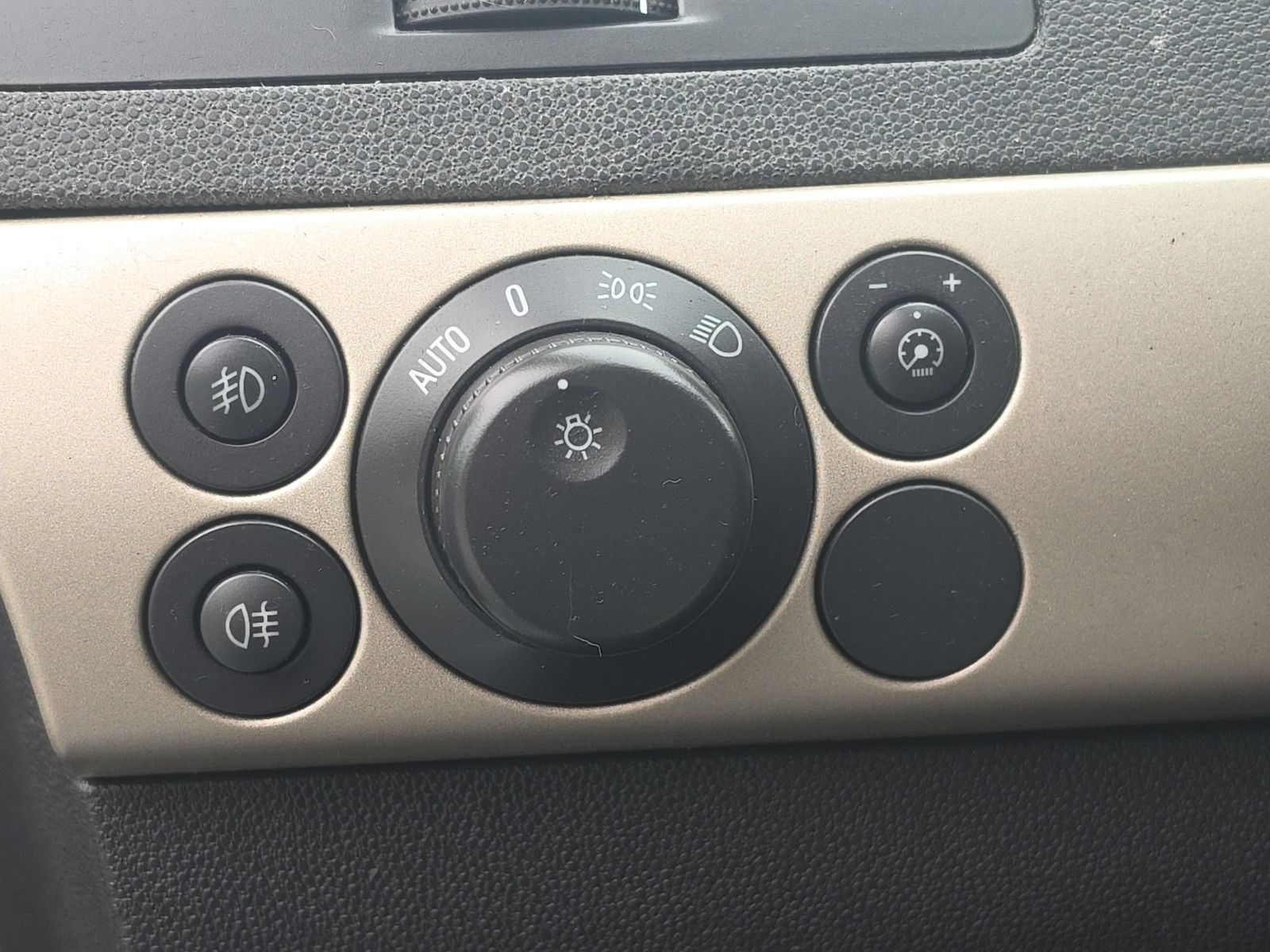 Fahrzeugabbildung Opel Astra H GTC Innovation TEMPOMAT KLIMA PDC