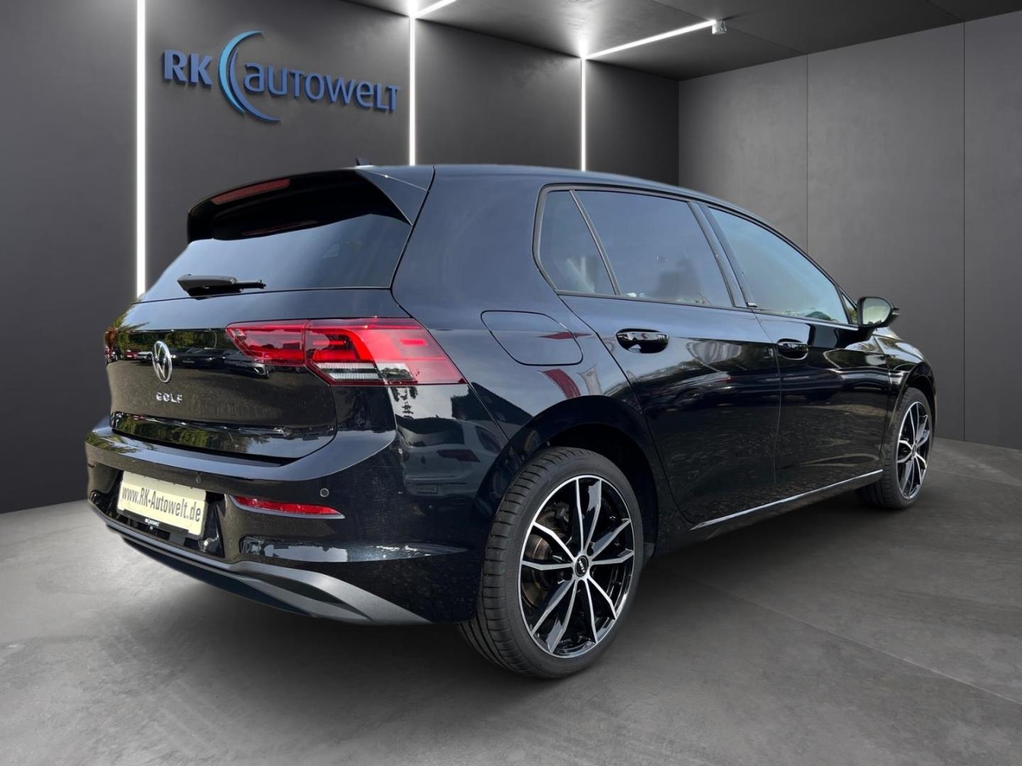 Volkswagen Golf VIII United 1.5 TSI BMT Alu 18 Navi PDC SHZ, миниатюра 4