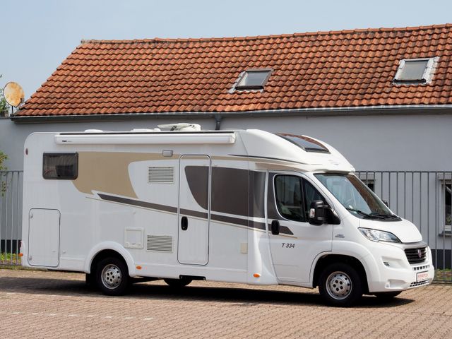 Teilintegrierter Carado T 334 bei Caravan-Herrmann in Mülheim an der Ruhr
