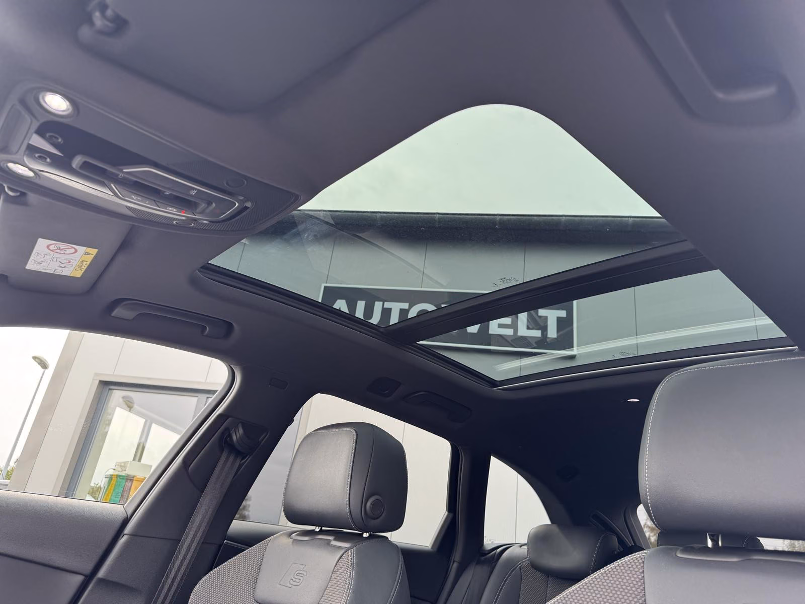 AUDI A4 AVANT 2.0 TFSI 190ch S-LINE BVM Pack sport Toit pano Sièges sport chauffants Historique présent - 2EME MAIN