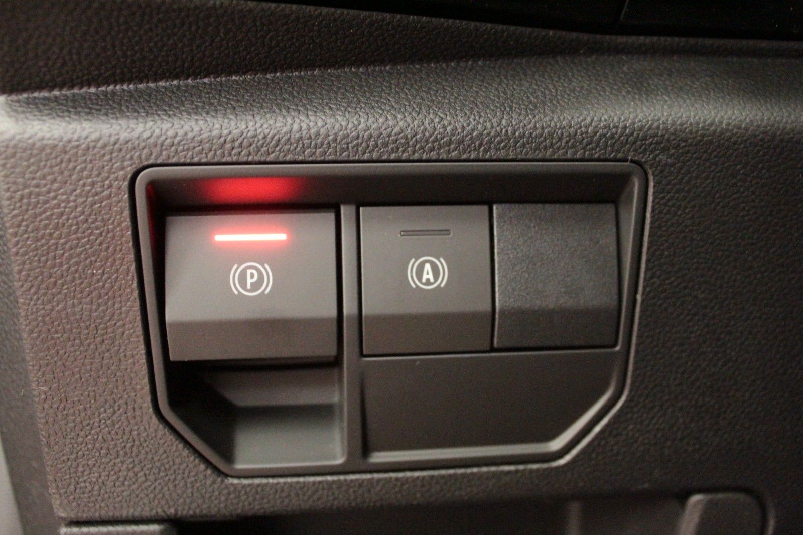 Fahrzeugabbildung Renault Austral Mild Hybrid 160 Iconic Esprit Alpine Aut