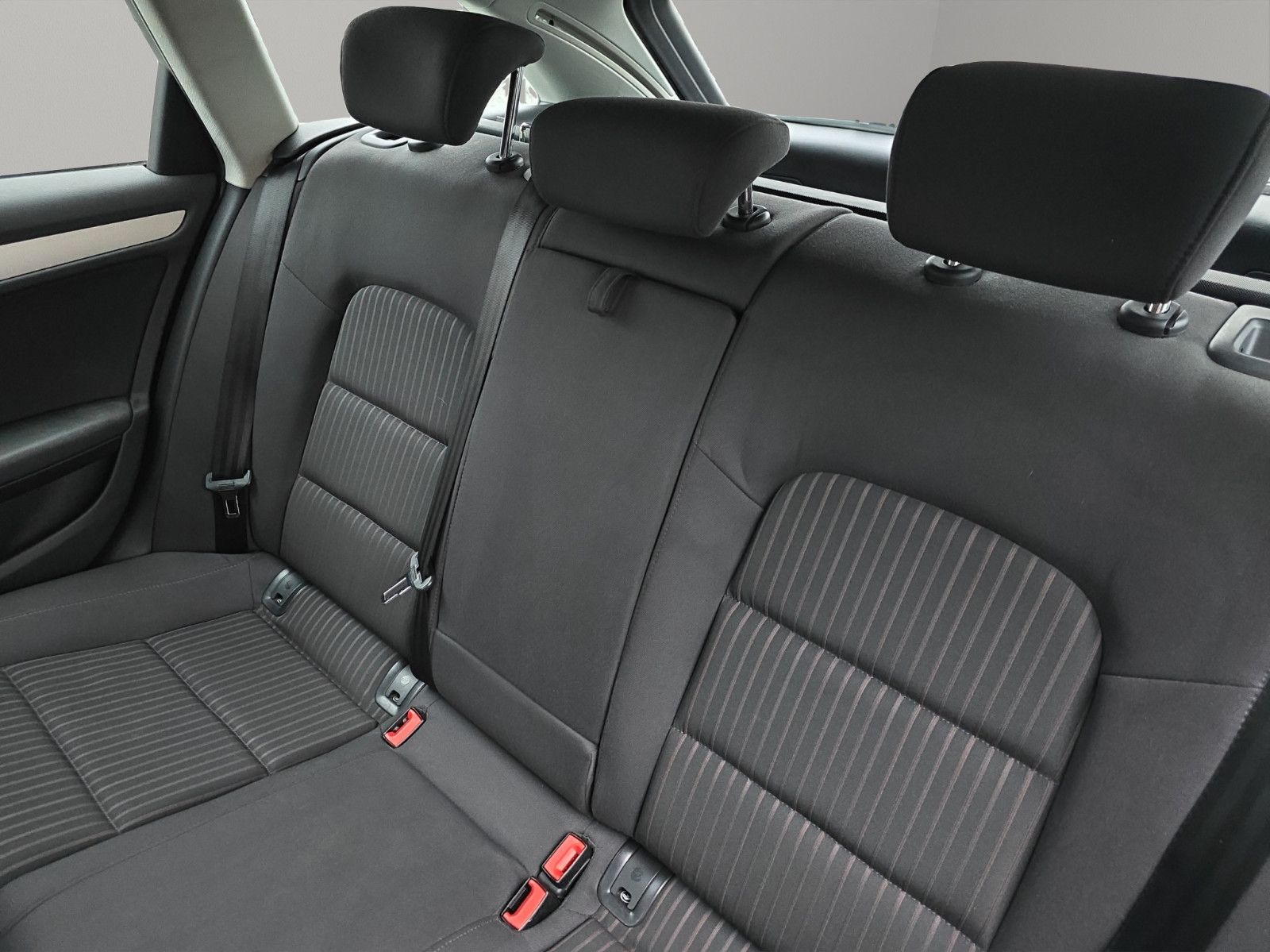 Fahrzeugabbildung Audi A4 Avant Ambiente+AHK+NAVi+TEMPOMAT+Elektr. Heck