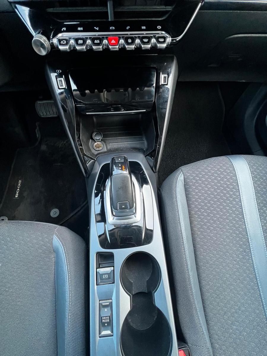 Peugeot 2008 PureTech 130 EAT8 Allure Pack