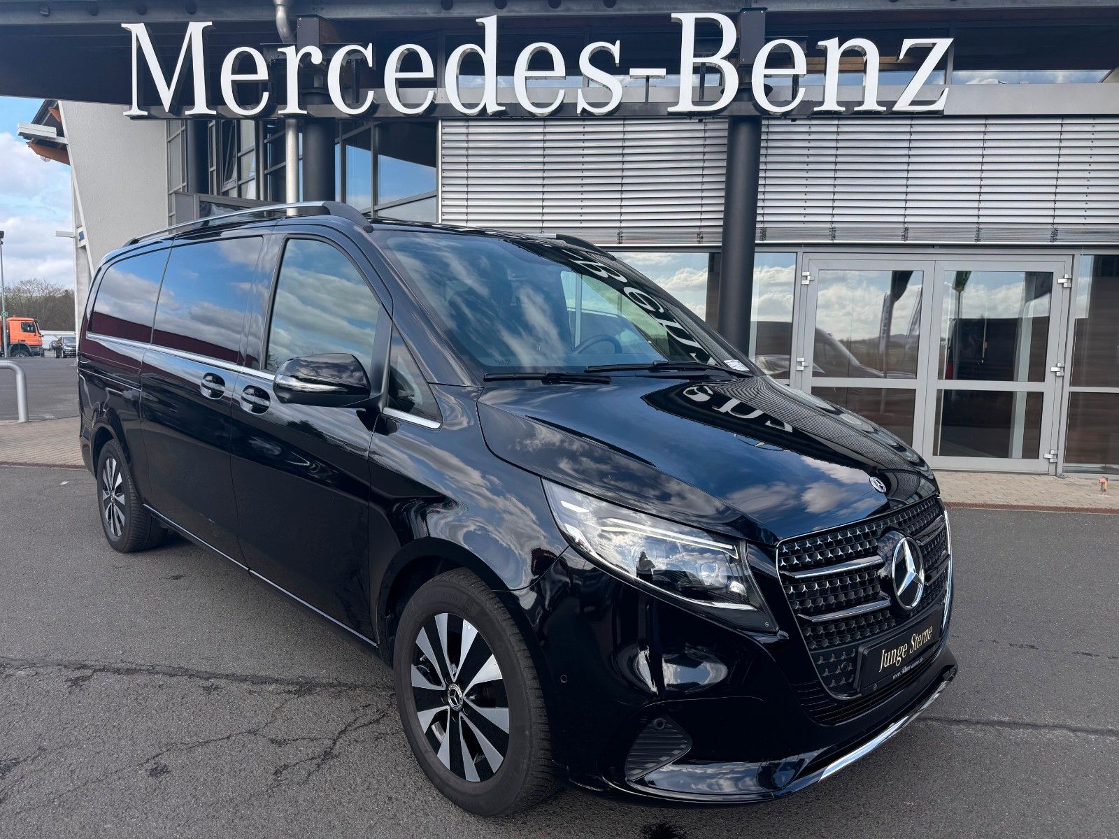 Fahrzeugabbildung Mercedes-Benz V 300 d AVANTGARDE Extral DISTRONIC 360Kamera