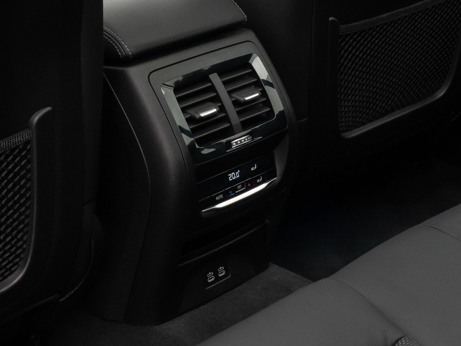 Fahrzeugabbildung BMW X3 xD30e xLine DAB Kamera AHK Alarm Panorama H/K