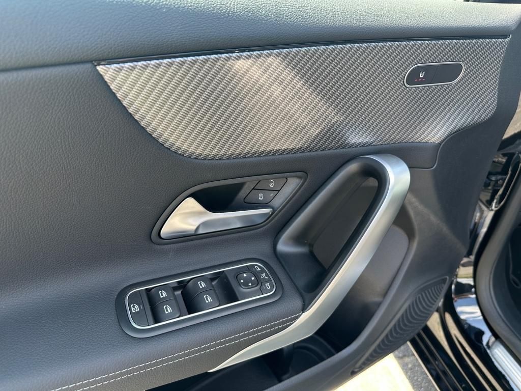 Fahrzeugabbildung Mercedes-Benz A 180 Progressive Totwi. Navi SHZ LED KAM SpurH