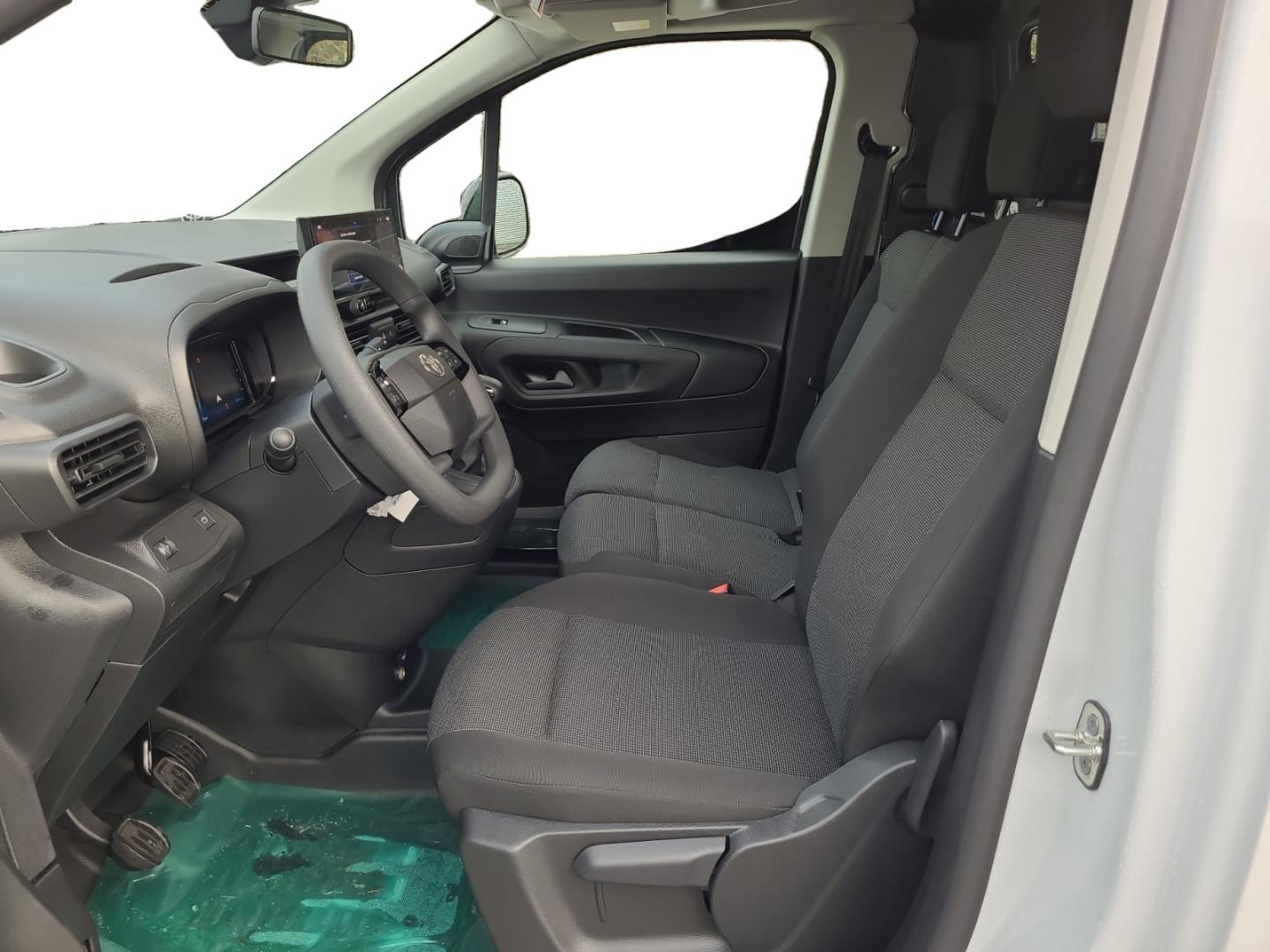 Toyota Proace City 1,5 l D, 102 PS 6MT 4 Türen, 3 Sitz.
