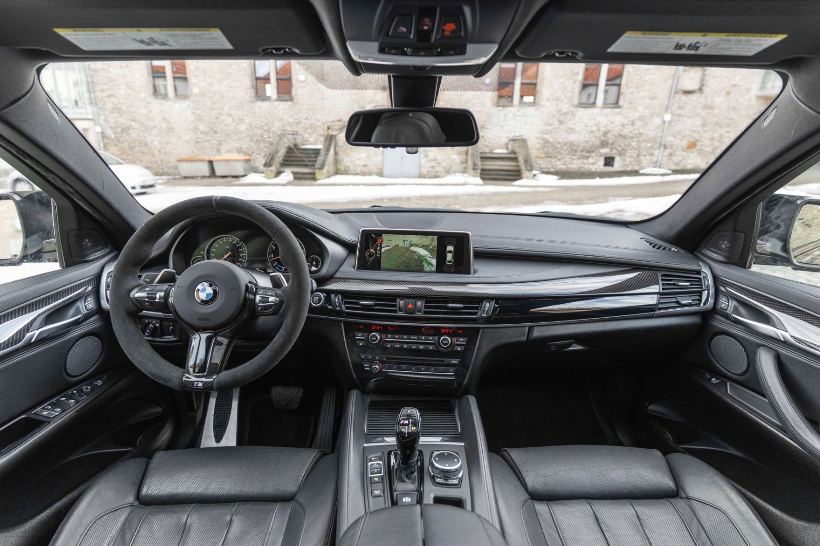Fahrzeugabbildung BMW X6 xDrive35i M-Sport H&K KAM NAV M+S