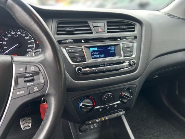Fahrzeugabbildung Hyundai i20 Active Trend blue 1.0 SHZ LenkradHZG Spurhal