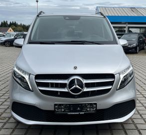 Mercedes V 220 - 2