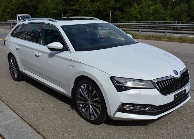 Skoda Superb Combi 2.0 TSi 4X4 DSG Laurin&Klement VOLL