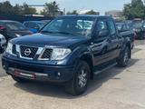 Nissan Navara Pickup King Cab XE 4X4 klima Tüv 5/2025 - Nissan Navara mit Diesel-Antrieb: Geländewagen, 2.5