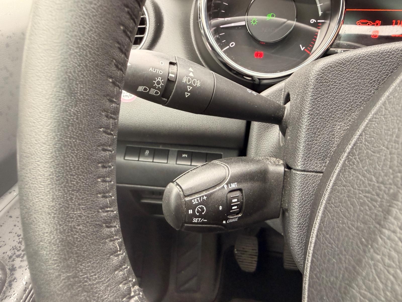 Peugeot 3008 Allure 1.6 16V Turbo Navi / Pano / Xenon