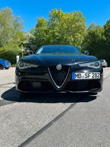 Alfa Romeo Giulia 2.0 Turbo 16V 206kW AT8-Q4 Veloce Veloce - Alfa Romeo Giulia: Limousine