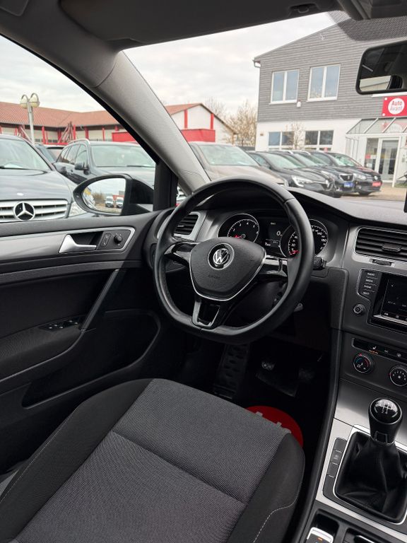 VW Golf - Bild 24