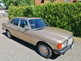 Mercedes-Benz 230E  Oldtimer