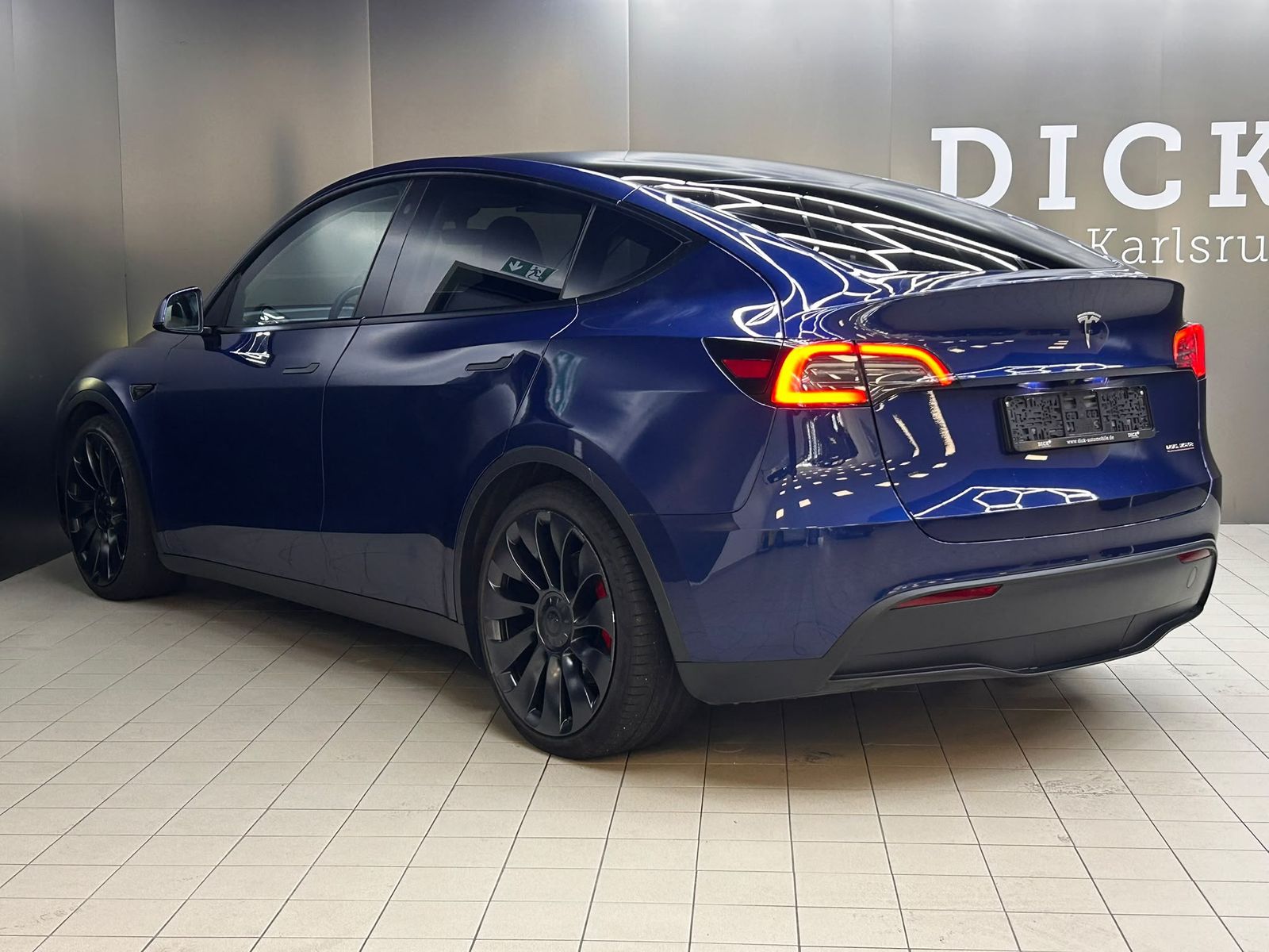 Fahrzeugabbildung Tesla Model Y Long Range Perform AWD PANO+LED+ACC+360+