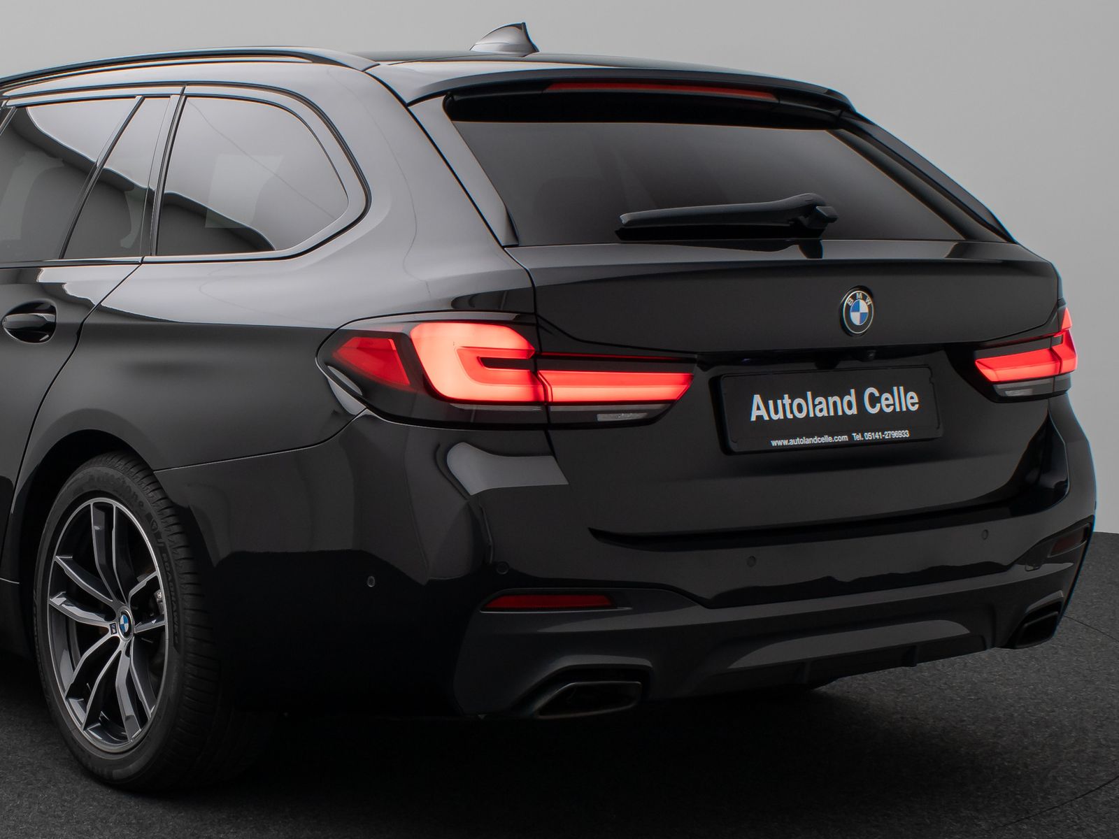 Fahrzeugabbildung BMW 530d M Sport 360° HUD DAB H/K Komfortsitze ACC