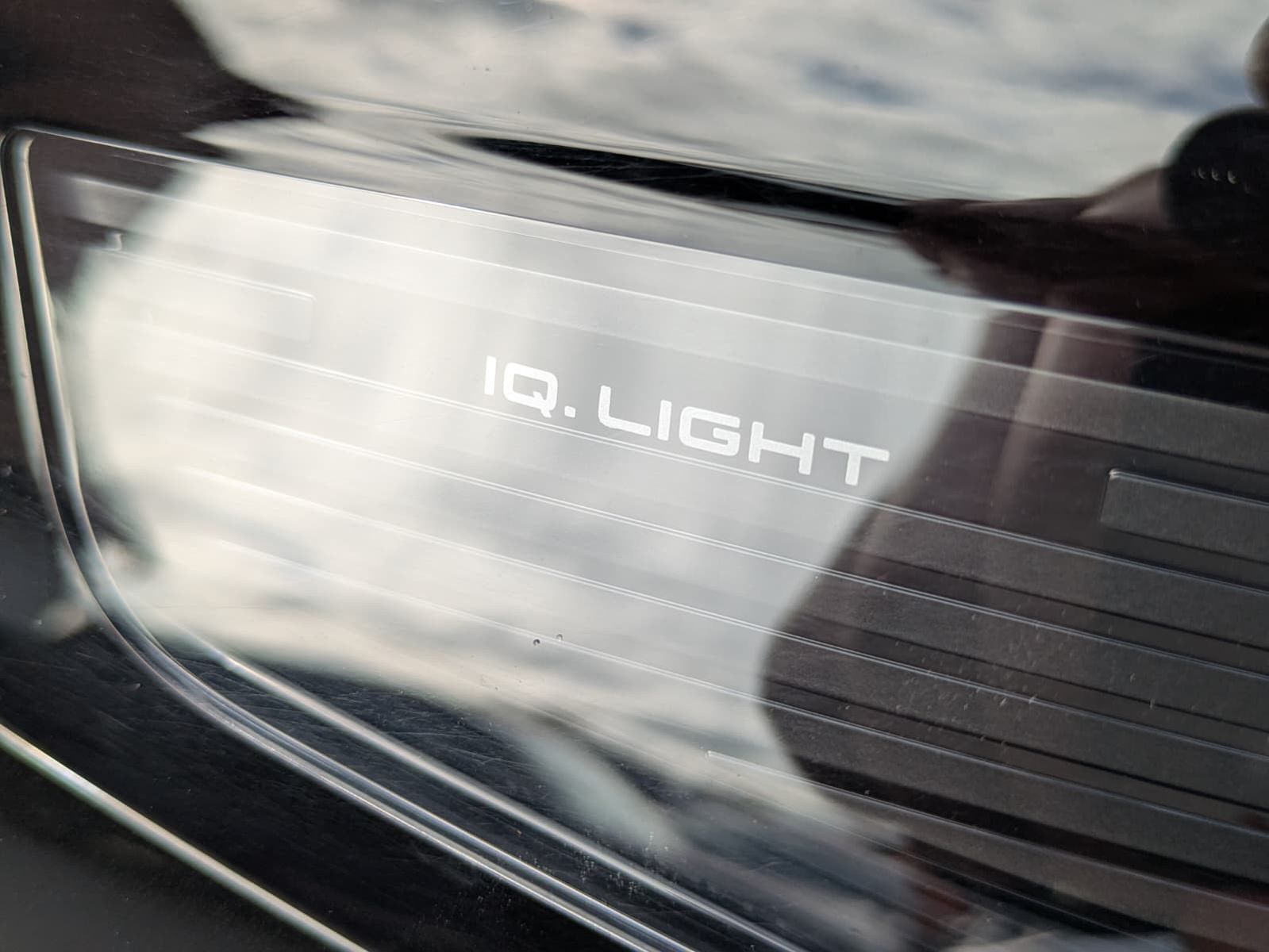 Fahrzeugabbildung Volkswagen Tayron 2.0 TDI 4M R-Line 7Si*MATRIX*AHK*PANO*HUD