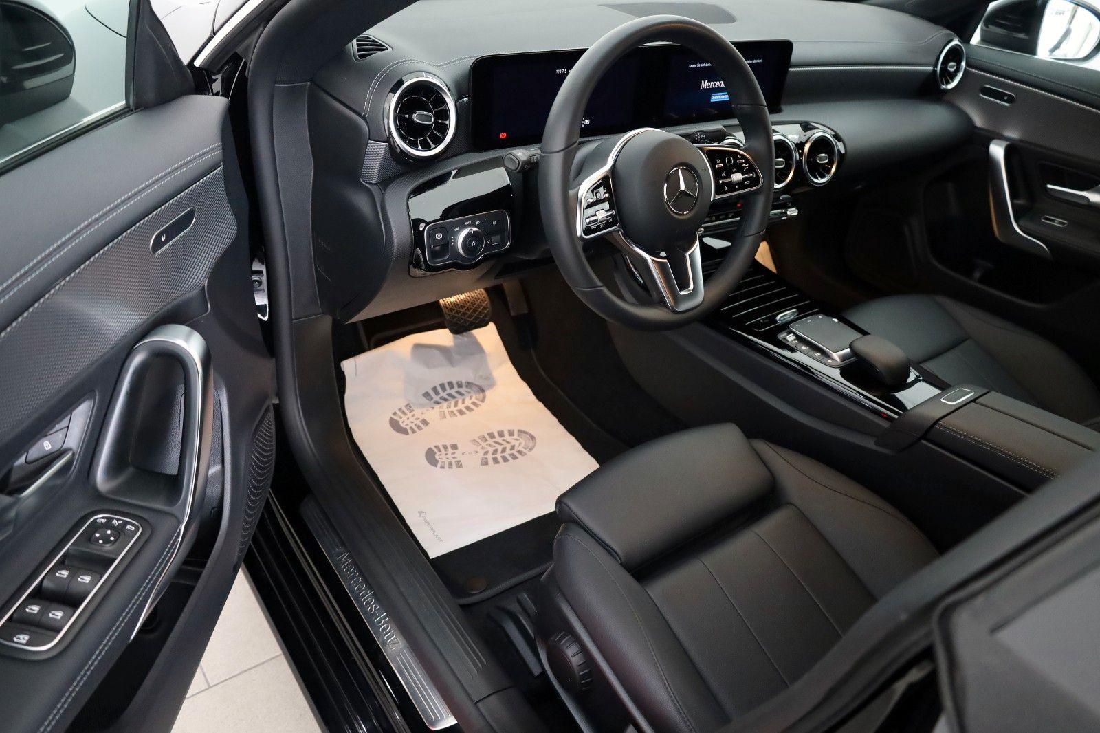 Fahrzeugabbildung Mercedes-Benz CLA 200d SB Leder,Navi,LED,Kamera,SH,SR+WR