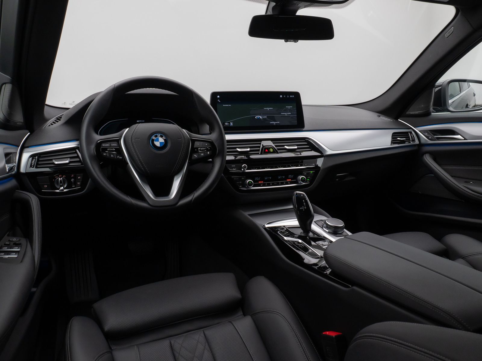 Fahrzeugabbildung BMW 530e HUD Laser DAB Kamera H/K AHK Alarm Sport