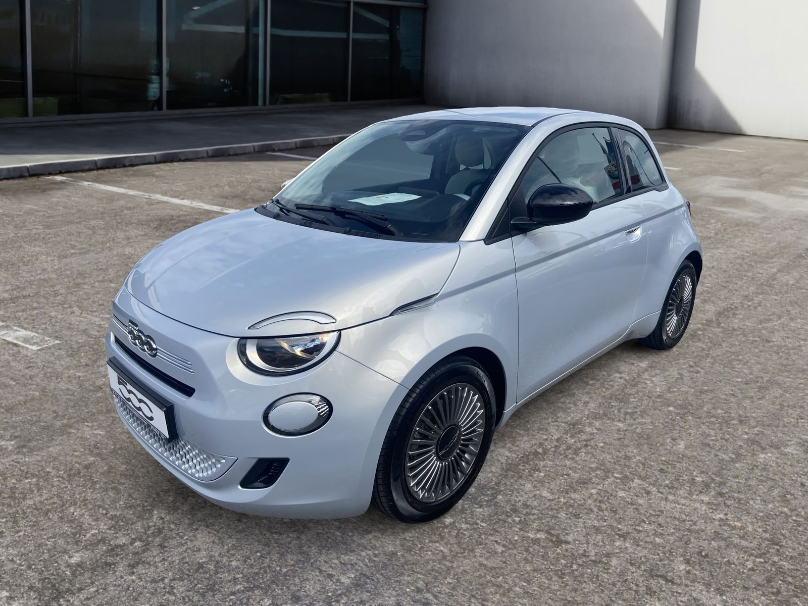 Fiat 500 Hybrid Limousine ICON  imagem 3