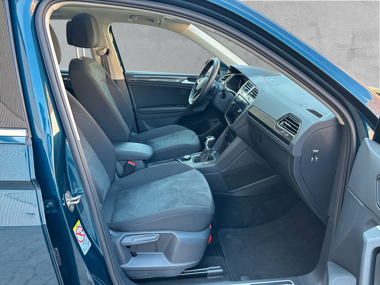 Fahrzeugabbildung Volkswagen Tiguan 2.0 TSI 4Motion Elegance PANO Keyless PDC