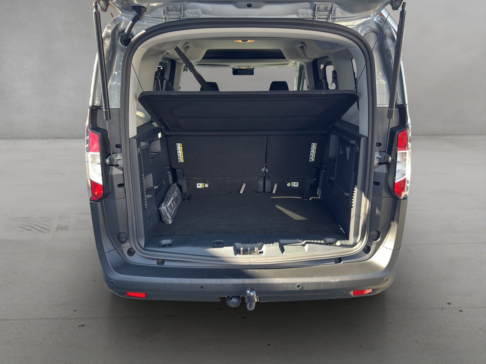Fahrzeugabbildung Ford Tourneo Courier 1.0 Trend AHK/ACC/KAMERA/NAVI/