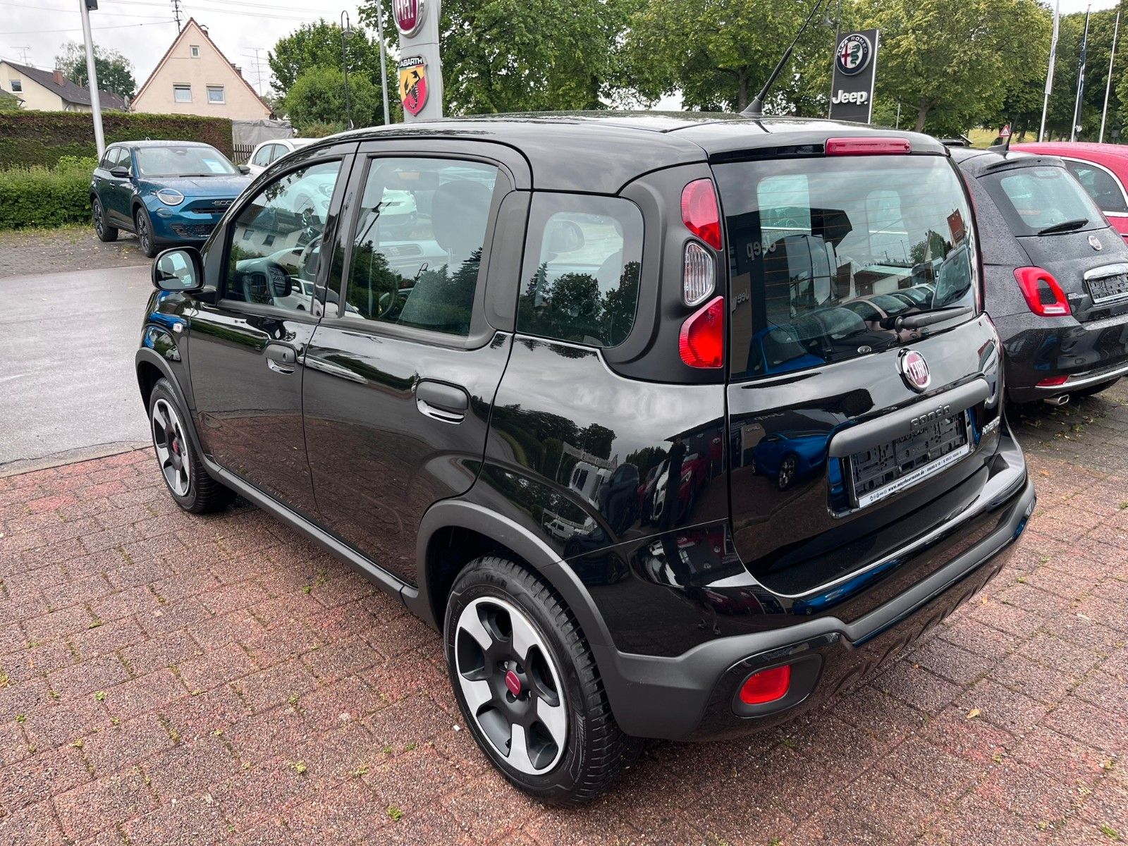 Fahrzeugabbildung Fiat Panda Cross City Plus Hybrid