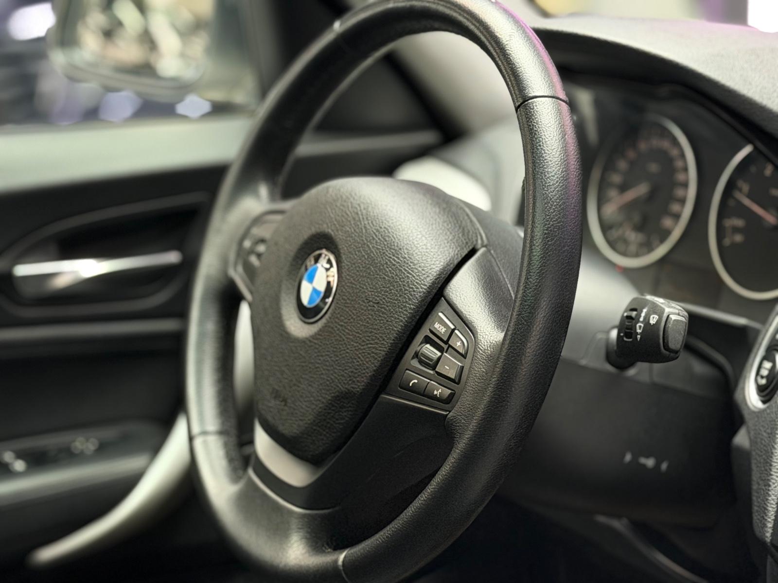 BMW 118d Limo /Bi-Xenon/S-Dach/Vollleder/BT/PDC
