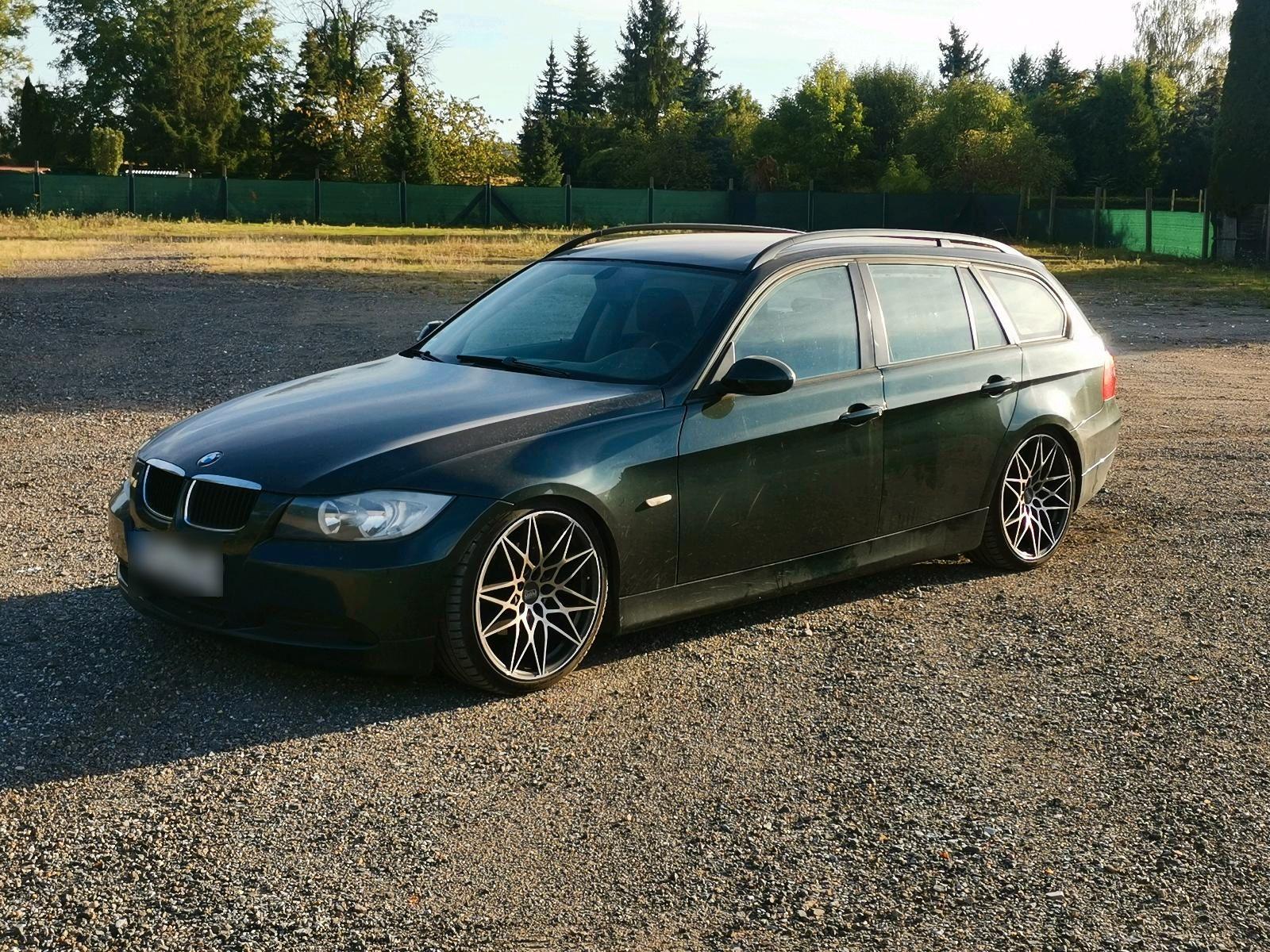 BMW 320 2006 — вигляд ззаду