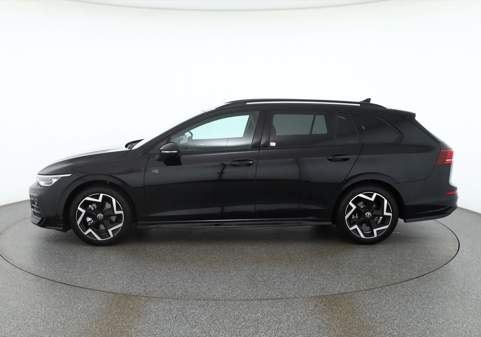 Volkswagen Golf VIII Variant 1.5 eTSI R-Line DSG LED ACC AH imagem 2