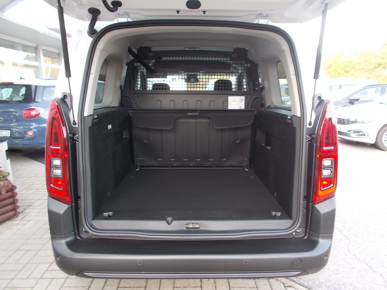 Fahrzeugabbildung Fiat Doblo Kombi L2 1.5 BlueHDi