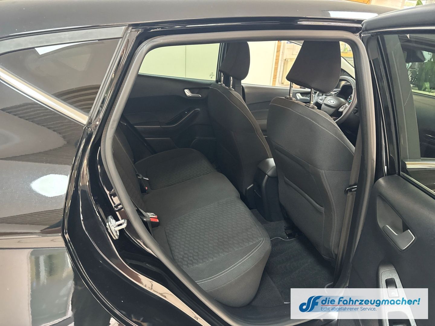 Fahrzeugabbildung Ford Fiesta Titanium X Navi LED Blendfreies Fernl. Ku
