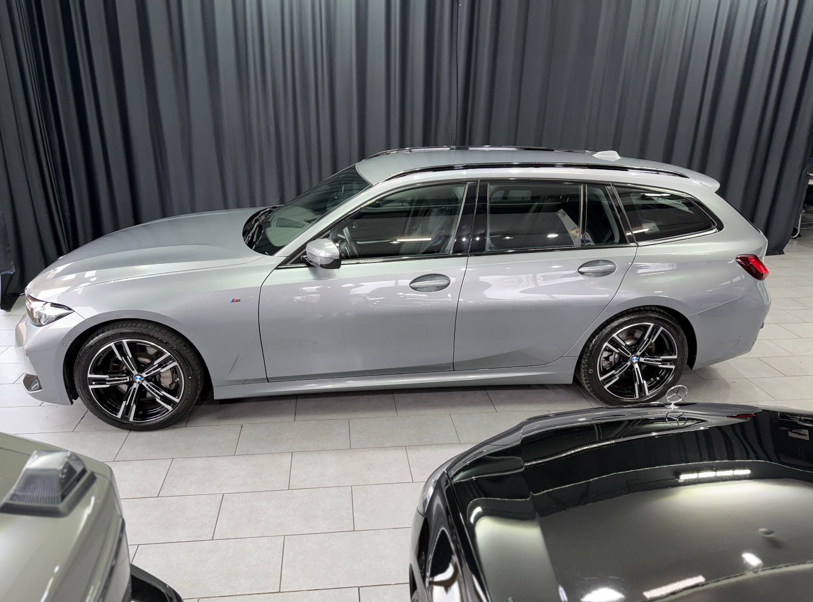 Fahrzeugabbildung BMW 330i Touring M Sport|HIFI|WIDESCREEN|KAMERA|NAV
