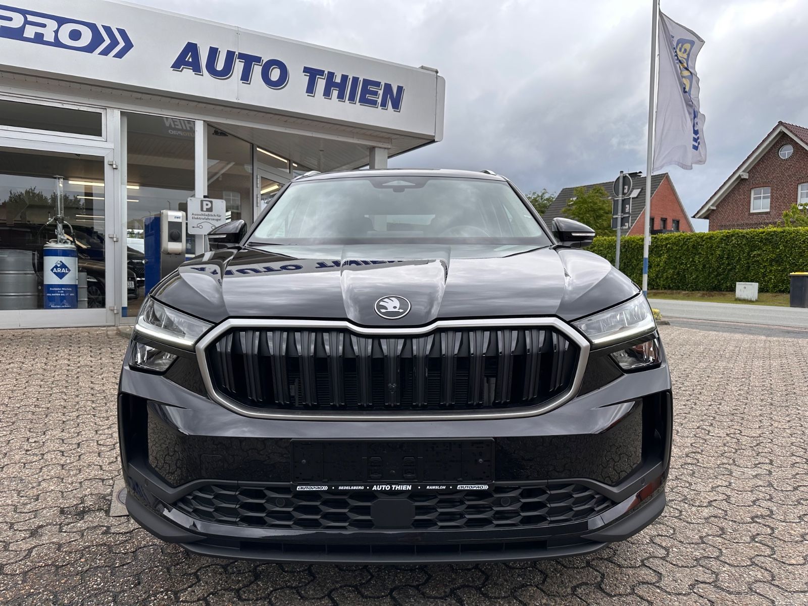 Fahrzeugabbildung SKODA Kodiaq 2.0 TDI 4x4 Selection AHK/7-Sitz/Navi/ACC