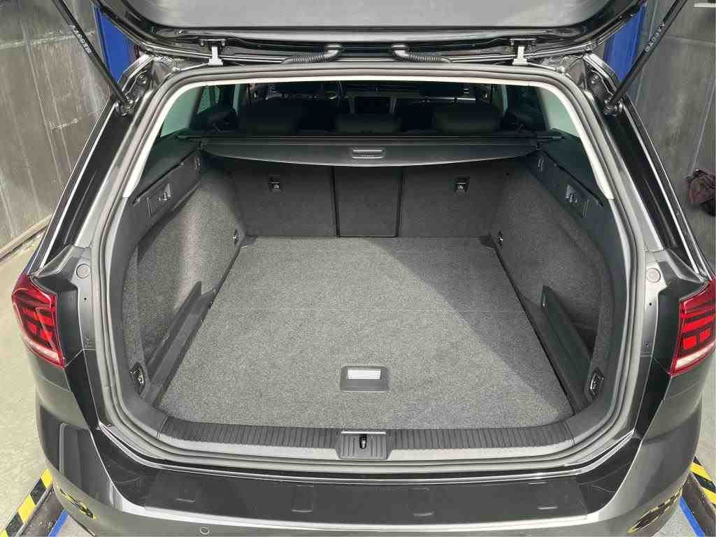 Volkswagen Passat Variant - Bild 12