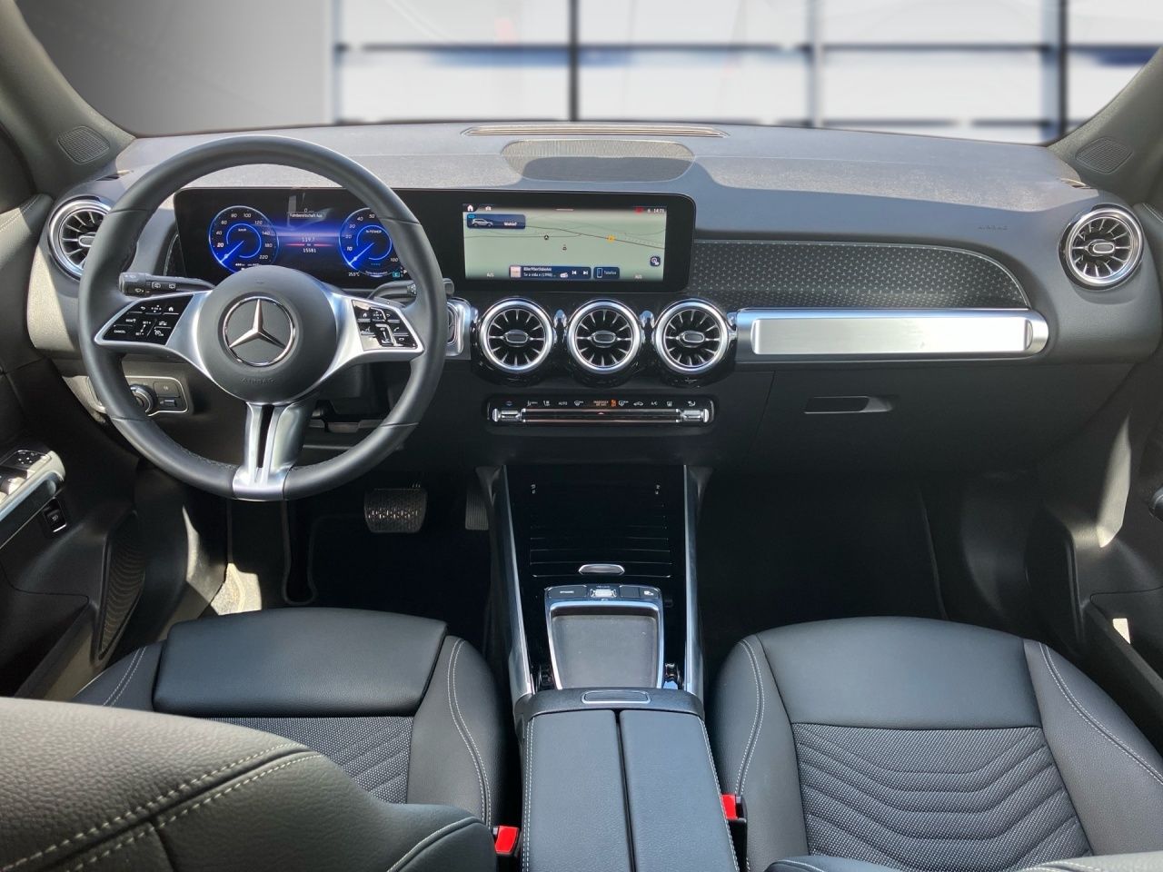 Fahrzeugabbildung Mercedes-Benz EQB 250+ BONUS+VERKEHRSZEICH+LENKRADHEIZ+AMBIENT