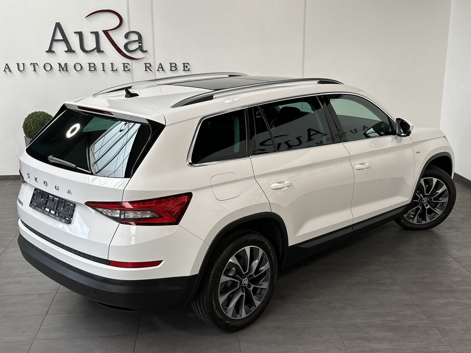 Fahrzeugabbildung SKODA Kodiaq 2.0 TDI DSG Drive 125 NAV+LED+AHK+PANO+VC