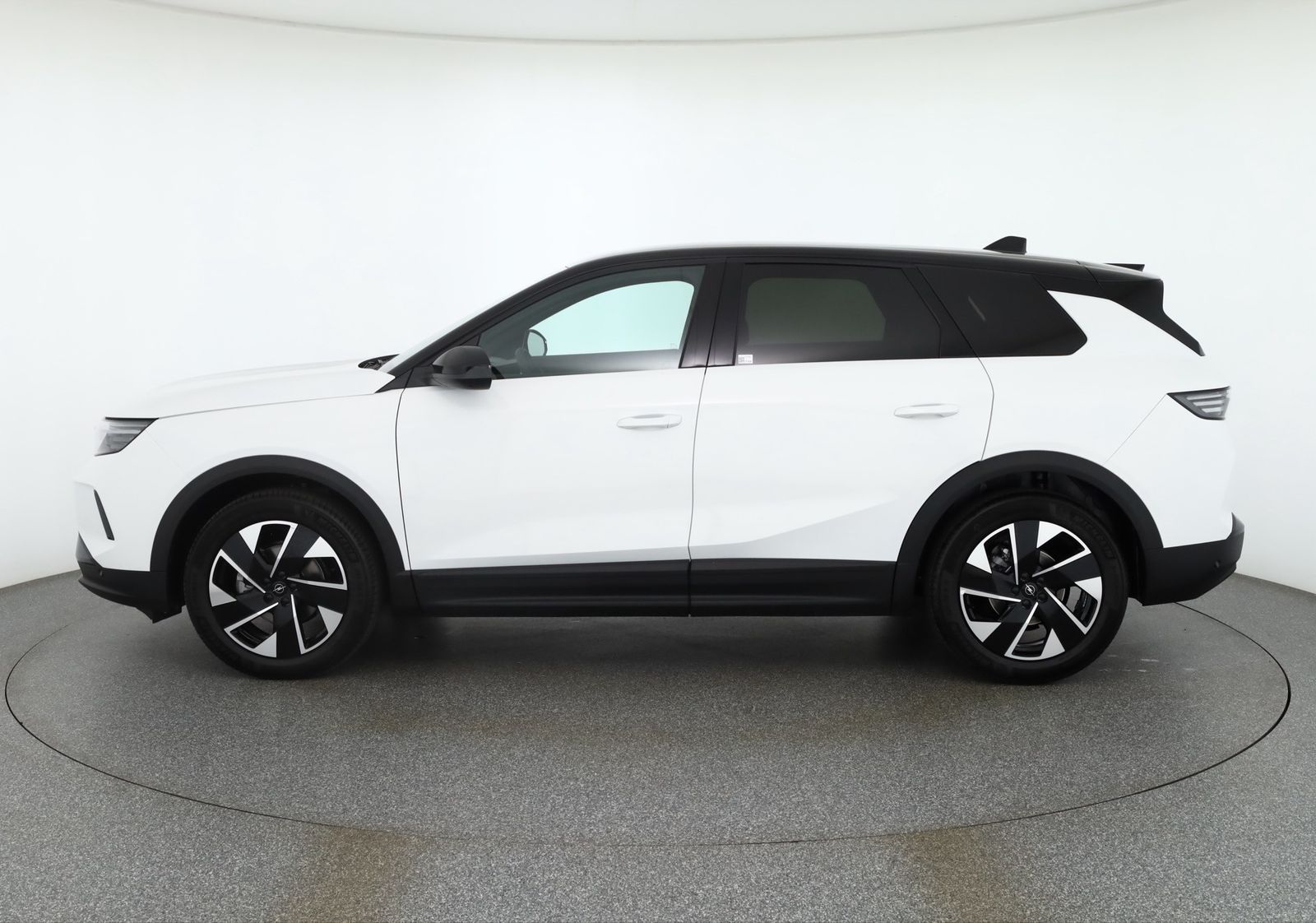 Opel Grandland Ultimate 1.2DI Turbo Hybrid Aut. LED A imagem 2