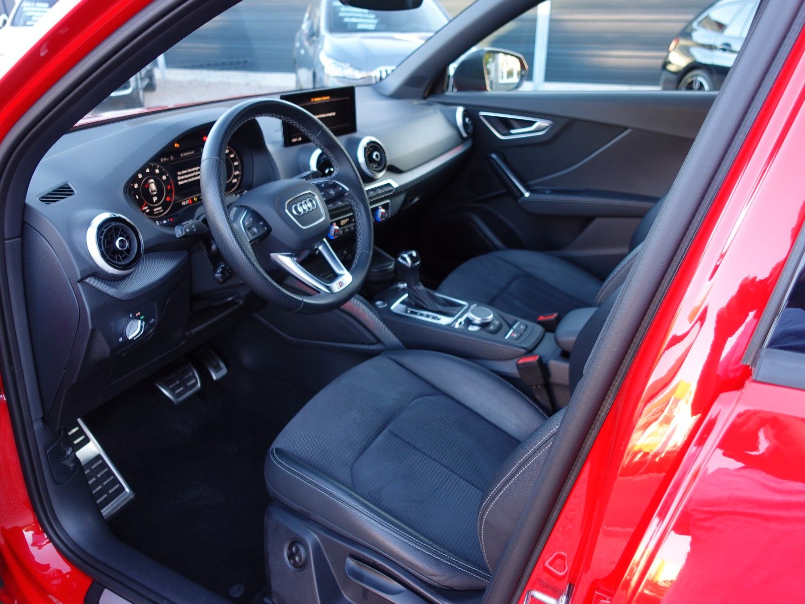 Fahrzeugabbildung Audi Q2 35 TFSI S tronic S line AHK/SONOS/19"LMR/....