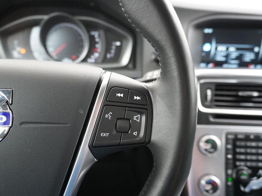 Volvo V60 1.5 T3 Summum automatik navi sitzheizung