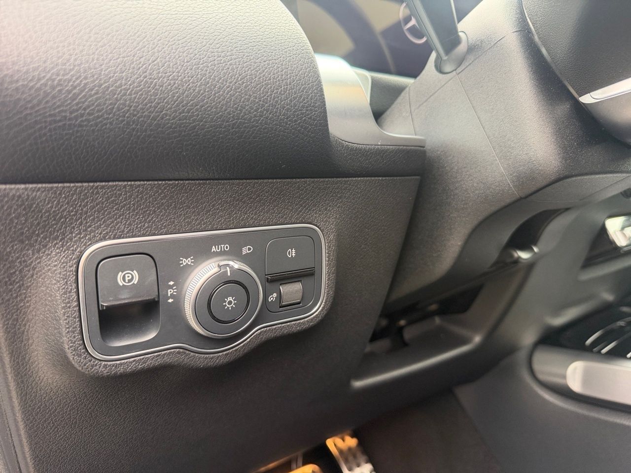 Fahrzeugabbildung Mercedes-Benz GLB 35 AMG 4M AHK+PANO+MULTIB+NIGHT+AUG.REA+CARP