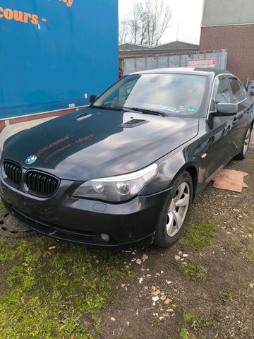 BMW E60 520D RECHTSLENKER