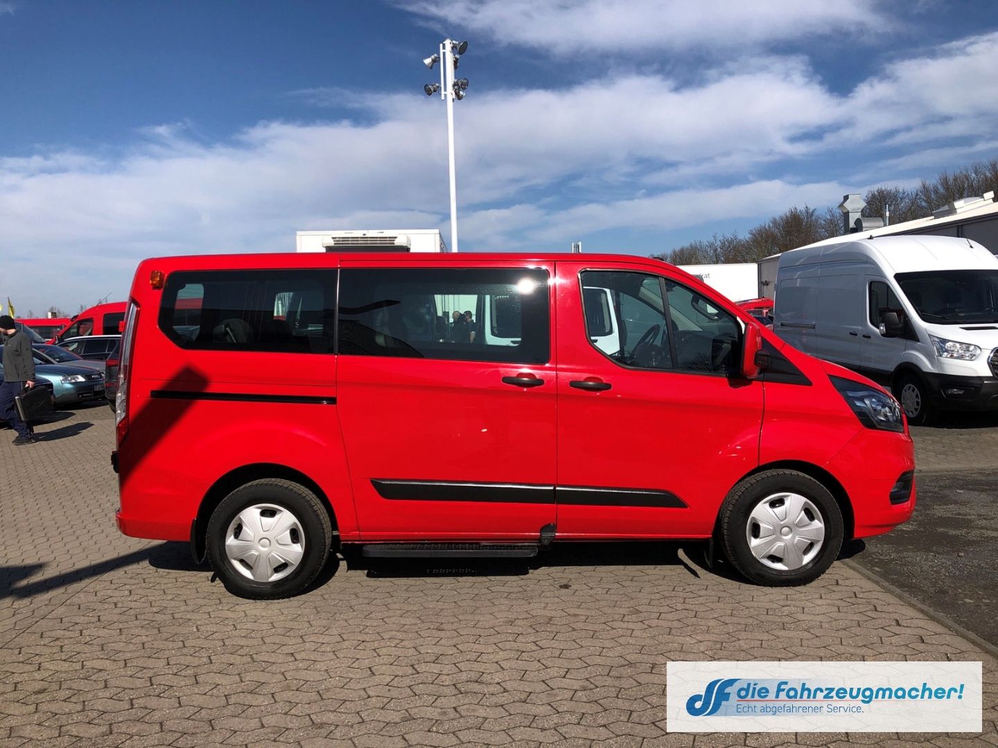 Fahrzeugabbildung Ford Transit Custom Kombi 320 L1 *3174