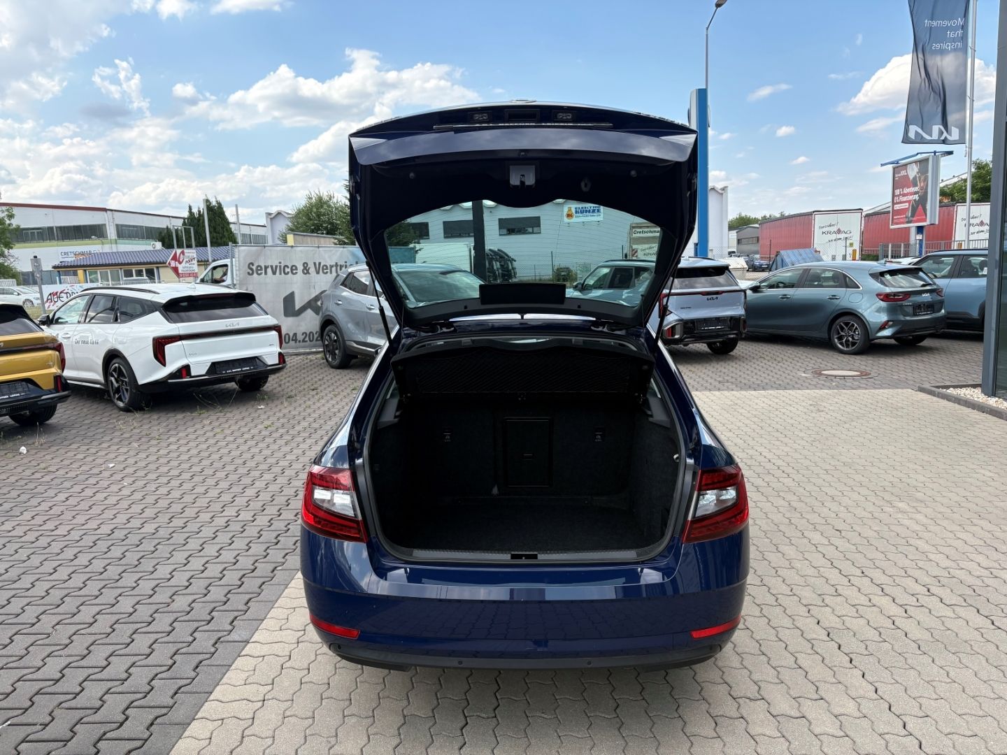 Fahrzeugabbildung SKODA Octavia Drive TotWinkAss Allwetter AppleCarPlay