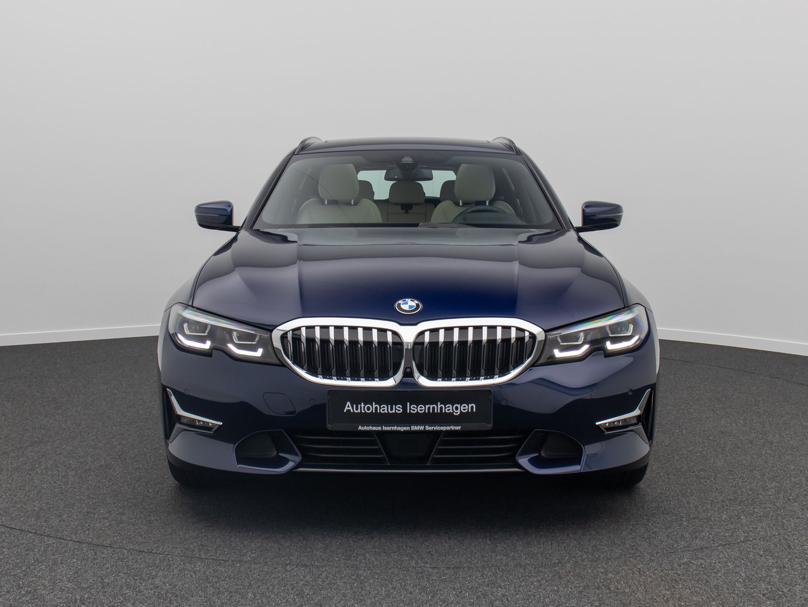 Fahrzeugabbildung BMW 320d xD LuxuryLine 360°HUD DAB H/K Panorama AHK