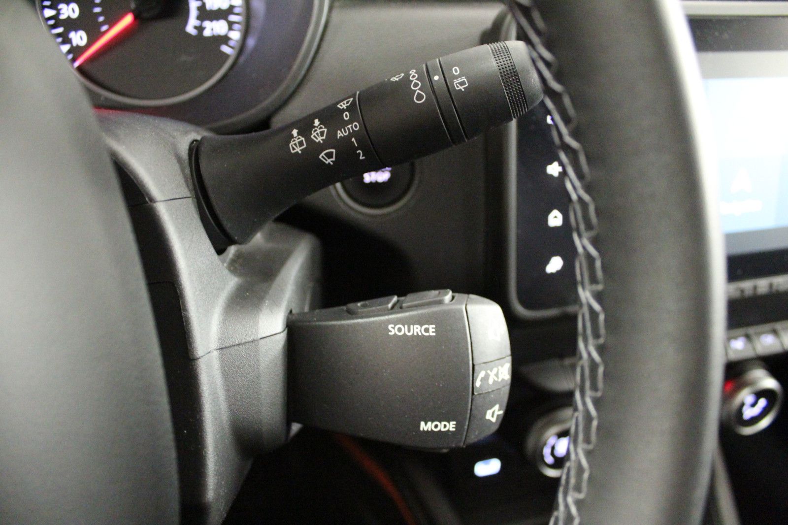 Fahrzeugabbildung Dacia Duster TCe 100 ECO-G Extreme *Sitzheizung*Allwet